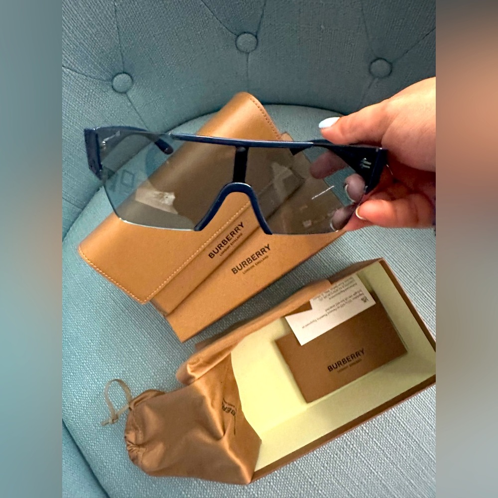 Authentic New Burberry Oversize Sunglasses